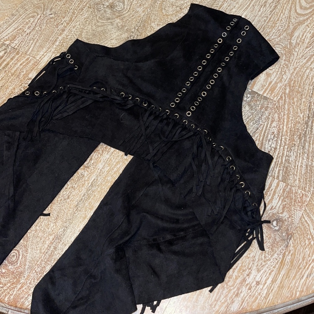 Jesper black fringe grommet vest - Picture 4 of 4